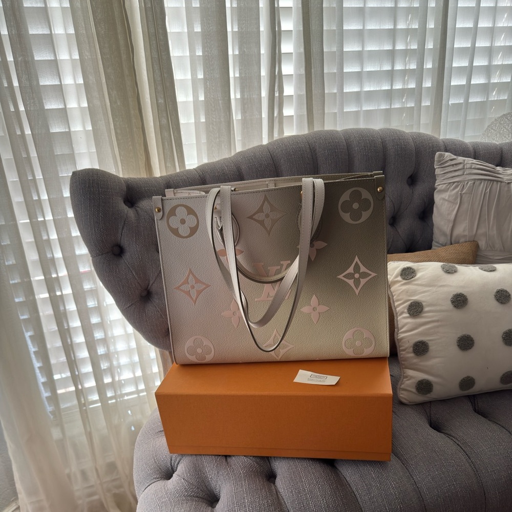 Authentic Louis Vuitton OnTheGo MM Limited Edition